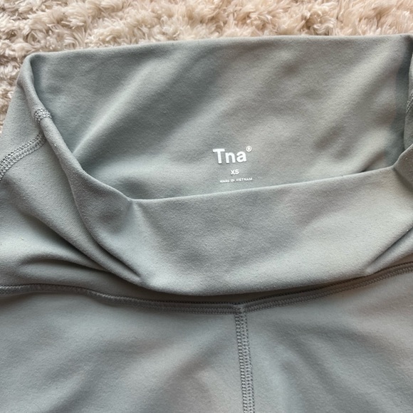 TNA TNAction Aritizia Butter Leggings - Picture 3 of 7